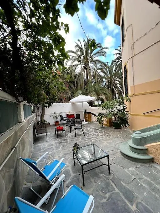 Colonial Villa In Las Palmas